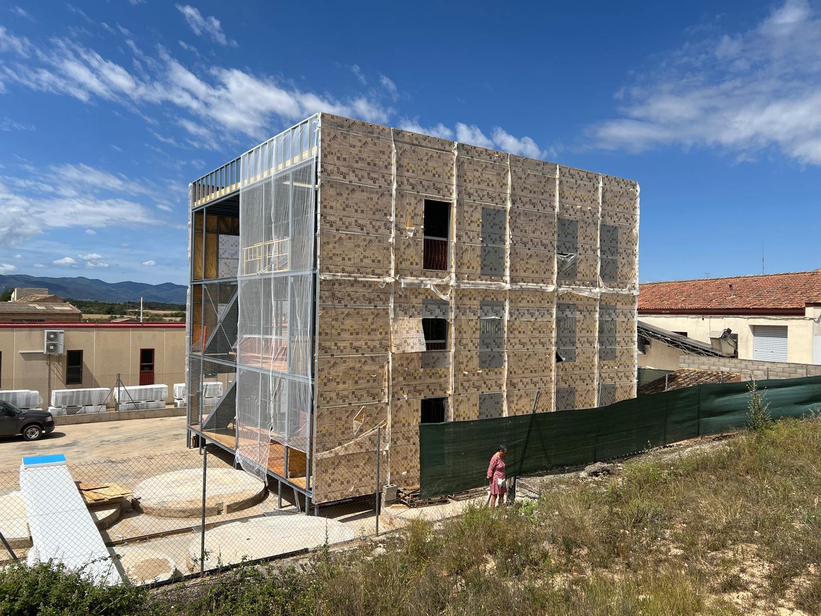 EDIFICIO DE 6 APARTAMENTOS EN BLANCAFORT